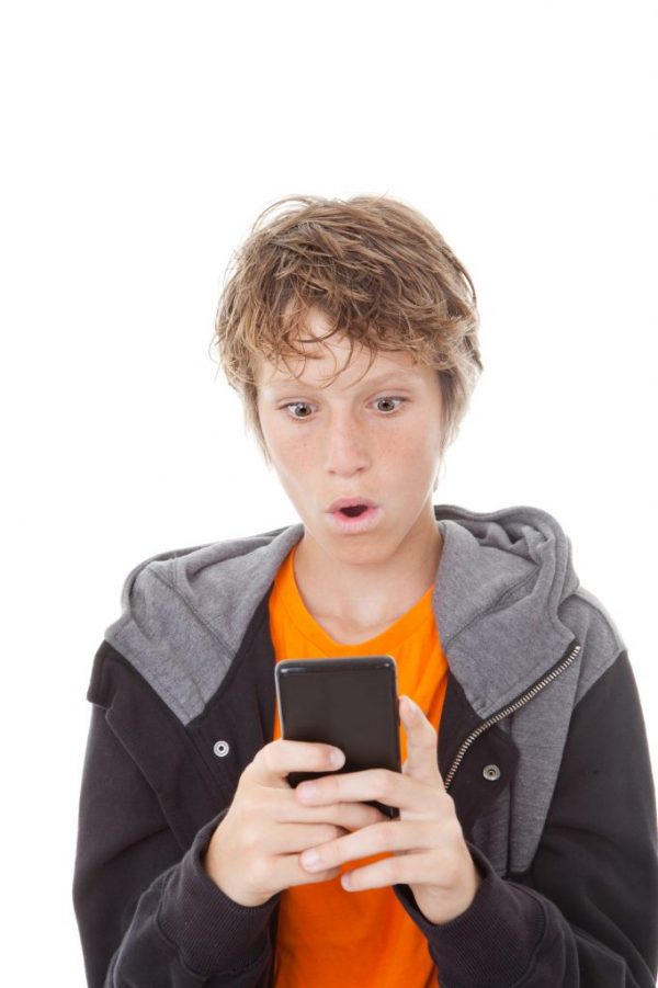 نظارت بر نحوه کار کودکان با موبایل