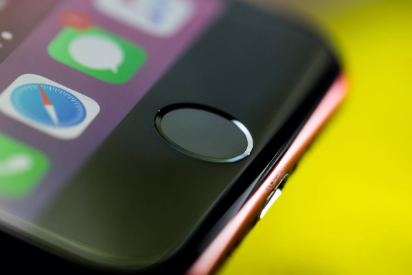 اثر انگشت های بیشتری را برای شناسایی Touch ID اضافه کنید