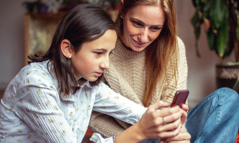 استفاده بیش از حد کودکان از تلفن همراه
